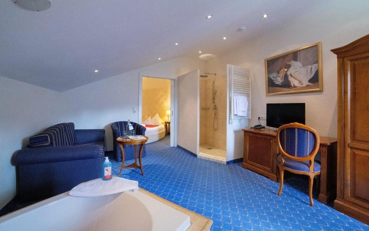 ... Mein Romantisches Hotel Toalstock Фис Екстериор снимка